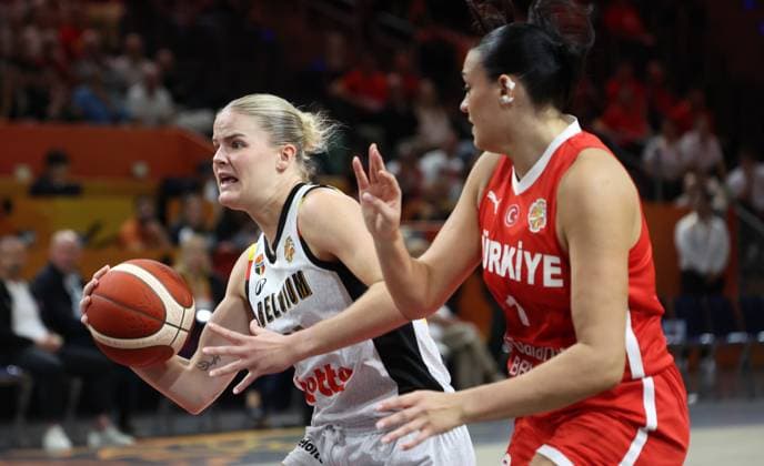 Belgium s Becky Massey fights for the ball during a game between Belgian national basketball team Belgian Cats and Turkey, game 1 of the group phase at the FIBA Women s Basketball World Cup, on Friday 4 September 2026, in Berlin, Germany. The FIBA Women s Basketball World Cup takes place in Berlin from 4 to 23 September 2026. VIRGINIExLEFOUR  x185243032x