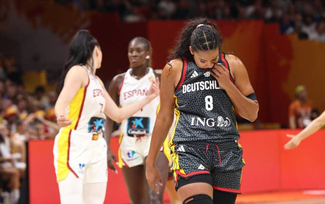 Nyara Sabally unzufrieden Aktion Oberkörper Basketball FIBA World Cup Weltmeisterschaft Frauen Saison 2026 2027 04.09.2026 DBB Deutschland GER vs Spanien ESP *** Nyara Sabally, dissatisfied, action, upper body, sports, basketball, FIBA World Cup, World Championship, women s, season 2026, April 9, 2027, DBB, Germany (GER) vs. Spain (ESP)