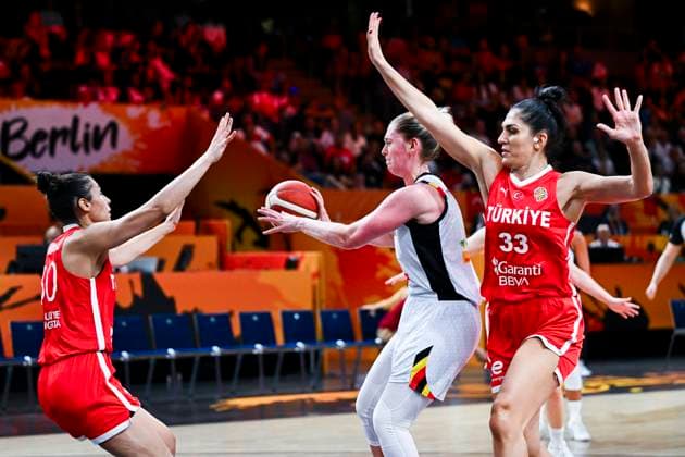 Belgium v Turkey - FIBA Women s Basketball World Cup 2026 BERLIN, GERMANY - SEPTEMBER 04 : Meesseman Emma power forward of Belgium in action during the FIBA Women s Basketball World Cup group C phase match between Belgium and Turkey in Berlin on September 4, 2026 in Berlin, Germany, 04 09 2026 Berlin Germany  Copyright: xVincentxKalutx