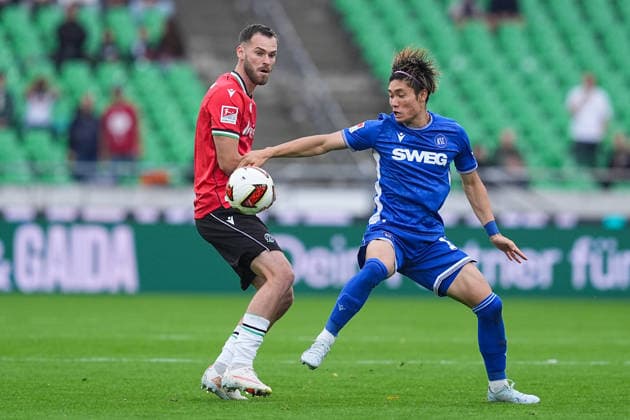 04.09.2026, xydrx, Herren, Fußball, 2.Bundesliga, Hannover 96 - Karlsruher SC, Saison 2026 2027, Heinz von Heiden Arena: Boris Tomiak (Hannover 96, 3) im Zweikampf gegen Shio Fukuda (Karlsruher SC, 13) DFB regulations prohibit any use of photographs as image sequences and or quasi-video. *** September 4, 2026, xydrx, Men s, Soccer, 2. Bundesliga, Hannover 96 vs. Karlsruher SC, 2026–2027 season, Heinz von Heiden Arena, Boris Tomiak (Hannover 96), 3, in a tackle against Shio Fukuda (Karlsruher SC), 13. DFB regulations prohibit any use of photographs as image sequences and or quasi-video. Copyright: HMBxMedia YannisxDreimann