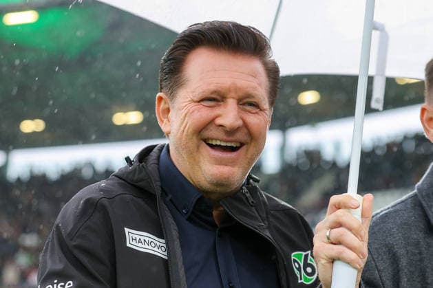 04.09.2026, xtgx, Fussball - 2.Bundesliga Hannover 96 - Karlsruher SC emspor, v.l. Christian Titz (Hannover, Trainer) (DFL DFB REGULATIONS PROHIBIT ANY USE OF PHOTOGRAPHS as IMAGE SEQUENCES and or QUASI-VIDEO) Hannover *** September 4, 2026, xtgx, Soccer 2. Bundesliga Hannover 96 Karlsruher SC emspor, from left: Christian Titz (Hannover), Coach. DFL and DFB regulations prohibit any use of photographs as image sequences and or quasi-video footage. Hannover