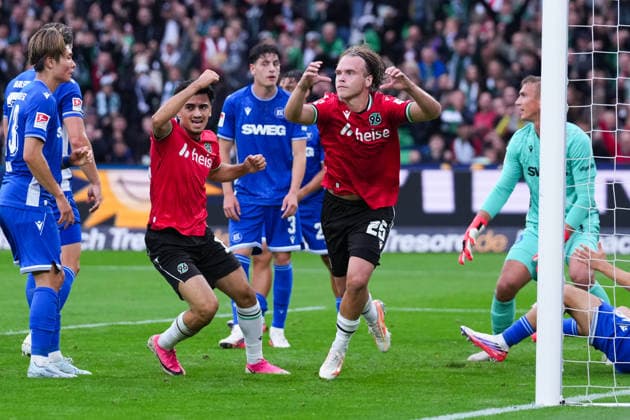 04.09.2026, xydrx, Herren, Fußball, 2.Bundesliga, Hannover 96 - Karlsruher SC, Saison 2026 2027, Heinz von Heiden Arena: Torjubel nach dem Tor zum 1:0 für Hannover 96 durch Torschütze Lars Gindorf (Hannover 96, 25) zusammen mit Husseyn Chakroun (Hannover 96, 14) DFB regulations prohibit any use of photographs as image sequences and or quasi-video. *** September 4, 2026, xydrx, Men s, Soccer, 2. Bundesliga, Hannover 96 vs. Karlsruher SC, 2026–2027 season, Heinz von Heiden Arena: Celebrations following the 1–0 goal for Hannover 96 scored by Lars Gindorf (Hannover 96, No. 25), alongside Husseyn Chakroun (Hannover 96, No. 14). DFB regulations prohibit any use of photographs as image sequences and or quasi-video. Copyright: HMBxMedia YannisxDreimann