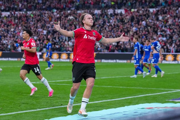 04.09.2026, xydrx, Herren, Fußball, 2.Bundesliga, Hannover 96 - Karlsruher SC, Saison 2026 2027, Heinz von Heiden Arena: Torjubel nach dem Tor zum 1:0 für Hannover 96 durch Torschütze Lars Gindorf (Hannover 96, 25) DFB regulations prohibit any use of photographs as image sequences and or quasi-video. *** September 4, 2026, xydrx, Men s, Soccer, 2. Bundesliga, Hannover 96 vs. Karlsruher SC, 2026–2027 season, Heinz von Heiden Arena: Celebrations after Lars Gindorf scored the 1–0 goal for Hannover 96, Hannover 96, 25. DFB regulations prohibit any use of photographs as image sequences and or quasi-video Copyright: HMBxMedia YannisxDreimann