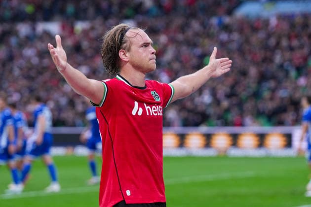 04.09.2026, xydrx, Herren, Fußball, 2.Bundesliga, Hannover 96 - Karlsruher SC, Saison 2026 2027, Heinz von Heiden Arena: Torjubel nach dem Tor zum 1:0 für Hannover 96 durch Torschütze Lars Gindorf (Hannover 96, 25) DFB regulations prohibit any use of photographs as image sequences and or quasi-video. *** September 4, 2026, xydrx, Men s, Soccer, 2. Bundesliga, Hannover 96 vs. Karlsruher SC, 2026–2027 season, Heinz von Heiden Arena: Celebrations after Lars Gindorf scored the 1–0 goal for Hannover 96, Hannover 96, 25. DFB regulations prohibit any use of photographs as image sequences and or quasi-video Copyright: HMBxMedia YannisxDreimann