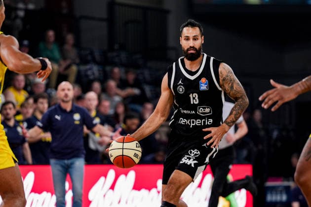 Deutschland: easyCredit BBL, Season Opener Veolia Towers Hamburg vs EWE Baskets Oldenburg Inselpark Arena (Hamburg): Martin Breunig (Veolia Towers Hamburg, 13) Copyright: xStefanxTrochax