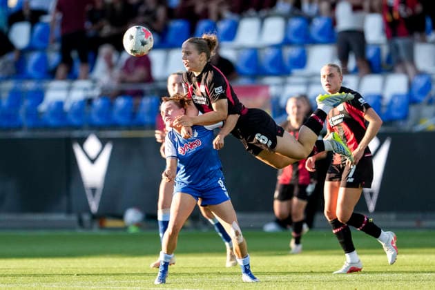 v.li.: Marie Steiner (TSG, 9), Paulina Platner (B04, 6), beim Kopfball, Kopfballduell, Spielszene, Zweikampf in der Luft, Aktion, Action, 04.09.2026, Sinsheim (Hoffenheim) (Deutschland), Fussball, Google Pixel Frauen-Bundesliga, TSG 1899 Hoffenheim - Bayer 04 Leverkusen, DFB DFL REGULATIONS PROHIBIT ANY USE OF PHOTOGRAPHS AS IMAGE SEQUENCES AND OR QUASI-VIDEO. *** From left: Marie Steiner (TSG), 9, Paulina Platner (B04), 6, during a header, header duel, game scene, aerial duel, action, 04 09 2026, Sinsheim Hoffenheim Germany, soccer, Google Pixel Women’s Bundesliga, TSG 1899 Hoffenheim Bayer 04 Leverkusen, DFB DFL REGULATIONS PROHIBIT ANY USE OF PHOTOGRAPHS AS IMAGE SEQUENCES AND OR QUASI-VIDEO xozx