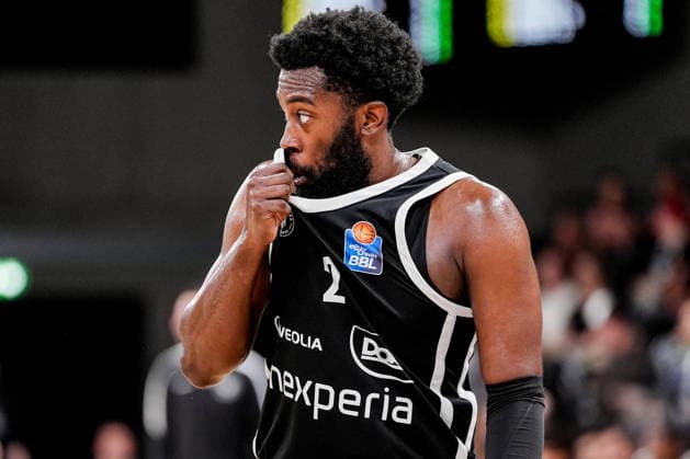 Deutschland: easyCredit BBL, Season Opener Veolia Towers Hamburg vs EWE Baskets Oldenburg Inselpark Arena (Hamburg): Noah Thomasson (Veolia Towers Hamburg, 2), Porträt Portrait, Freisteller Copyright: xStefanxTrochax