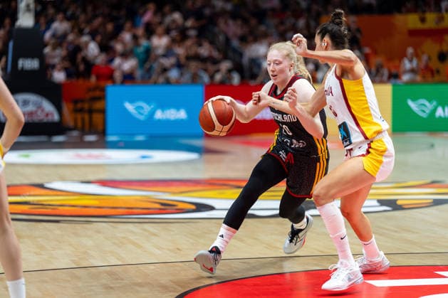 Frieda Buhner (Deutschland, 20) im Dribbling gegen Maria Conde (Spanien, 10), GER, Spanien vs. Deutschland, Basketball, FIBA Women s World Cup 2026, Gruppenphase, Spieltag 1, 04.09.2026 GER, Spanien vs. Deutschland, Basketball, FIBA Women s World Cup 2026, Spieltag 1, 04.09.2026 Berlin *** Frieda Buhner (Germany), No. 20, dribbling past Maria Conde (Spain), No. 10, GER, Spain vs. Germany, Basketball, 2026 FIBA Women’s World Cup, Group Stage, Matchday 1, September 4, 2026, GER, Spain vs. Germany, Basketball, 2026 FIBA Women’s World Cup, Matchday 1, September 4, 2026, Berlin Copyright: xEibner-Pressefoto MaxxVincenx EP_MVN