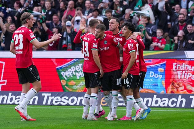 04.09.2026, xydrx, Herren, Fußball, 2.Bundesliga, Hannover 96 - Karlsruher SC, Saison 2026 2027, Heinz von Heiden Arena: Torjubel nach dem Tor zum 2:1 für Hannover 96 durch Torschütze Marcel Hartel (Hannover 96, 10) zusammen mit Stefan Teitur Thordarson (Hannover 96, 23) und Husseyn Chakroun (Hannover 96, 14) DFB regulations prohibit any use of photographs as image sequences and or quasi-video. *** September 4, 2026, xydrx, Men s, Soccer, 2. Bundesliga, Hannover 96 vs. Karlsruher SC, 2026–2027 season, Heinz von Heiden Arena: Goal celebration after Hannover 96’s 2–1 goal scored by Marcel Hartel (No. 10), along with Stefan Teitur Thordarson (No. 23) and Husseyn Chakroun (No. 14. DFB regulations prohibit any use of photographs as image sequences and or quasi-video Copyright: HMBxMedia YannisxDreimann