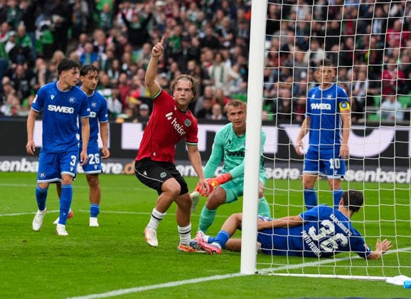 Lars Gindorf (Hannover 96, 25) reagiert nach seinem Tor in der ersten Halbzeit. GER, Hannover 96 vs Karlsruher SC, 2. Bundesliga, 4. Spieltag, Saison 2026-27, Heinz von Heiden Arena, Hannover, 04.09.2026 DFL REGULATIONS PROHIBIT ANY USE OF PHOTOGRAPHS AS IMAGE SEQUENCES AND OR QUASI-VIDEO GER, Hannover 96 vs Karlsruher SC, 2. Bundesliga, 4. Spieltag, Saison 2026-27, 04.09.2026 Hannover *** Lars Gindorf of Hannover 96, age 25, celebrates after scoring a goal in the first half. GER, Hannover 96 vs. Karlsruher SC, 2. Bundesliga, Matchday 4, 2026–27 season, Heinz von Heiden Arena, Hannover, September 4, 2026 DFL regulations prohibit any use of photographs as image sequences and or quasi-video GER, Hannover 96 vs. Karlsruher SC, 2. Bundesliga, Matchday 4, 2026–27 season, September 4, 2026, Hannover Copyright: xEibner-Pressefoto ScottxColemanx EP_SCN