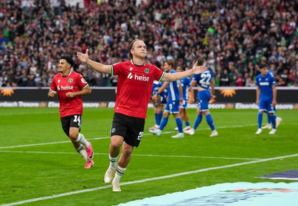 Lars Gindorf (Hannover 96, 25) reagiert nach seinem Tor in der ersten Halbzeit. GER, Hannover 96 vs Karlsruher SC, 2. Bundesliga, 4. Spieltag, Saison 2026-27, Heinz von Heiden Arena, Hannover, 04.09.2026 DFL REGULATIONS PROHIBIT ANY USE OF PHOTOGRAPHS AS IMAGE SEQUENCES AND OR QUASI-VIDEO GER, Hannover 96 vs Karlsruher SC, 2. Bundesliga, 4. Spieltag, Saison 2026-27, 04.09.2026 Hannover *** Lars Gindorf of Hannover 96, age 25, celebrates after scoring a goal in the first half. GER, Hannover 96 vs. Karlsruher SC, 2. Bundesliga, Matchday 4, 2026–27 season, Heinz von Heiden Arena, Hannover, September 4, 2026 DFL regulations prohibit any use of photographs as image sequences and or quasi-video GER, Hannover 96 vs. Karlsruher SC, 2. Bundesliga, Matchday 4, 2026–27 season, September 4, 2026, Hannover Copyright: xEibner-Pressefoto ScottxColemanx EP_SCN