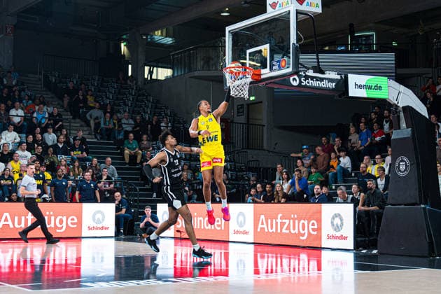 Basketball I Herren I Bundesliga I Saison 2026-2027 I Pre-Season I Veolia Towers Hamburg - EWE Baskets Oldenburg I 04.09.2026 Korbleger, Punkt Nicholas Tischler (11, EWE Baskets Oldenburg) Hamburg Inselpark Arena Hamburg Deutschland Copyright: xLobeca Björn-OlexKehmx