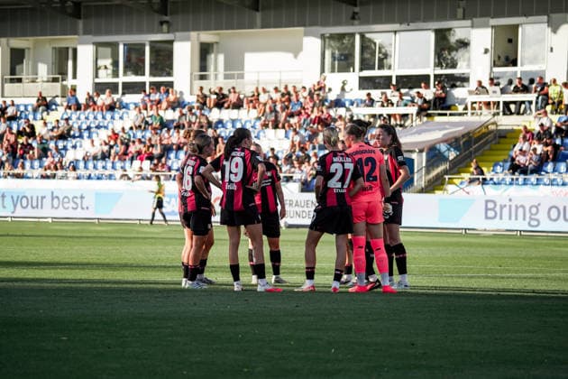 Deutschland: Fussball Saison 2026 2027 , Google Pixel Frauen-Bundesliga , 3. Spieltag , TSG 1899 Hoffenheim Frauen vs. Bayer 04 Leverkusen Frauen - Dietmar-Hopp-Stadion (Hoffenheim) : Leverkusener Mannschaft nach dem Gegentor Hoffenheim Dietmar-Hopp-Stadion Deutschland Germany *** Germany Soccer Season 2026–2027, Google Pixel Women s Bundesliga, Matchday 3, TSG 1899 Hoffenheim Women vs. Bayer 04 Leverkusen Women, Dietmar Hopp Stadium, Hoffenheim; Leverkusen team after conceding a goal, Hoffenheim, Dietmar Hopp Stadium, Germany Copyright: xBennetxLongx