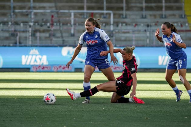Deutschland: Fussball Saison 2026 2027 , Google Pixel Frauen-Bundesliga , 3. Spieltag , TSG 1899 Hoffenheim Frauen vs. Bayer 04 Leverkusen Frauen - Dietmar-Hopp-Stadion (Hoffenheim) : Jonna van de Velde (TSG Hoffenheim, 25) im Zweikampf Hoffenheim Dietmar-Hopp-Stadion Deutschland Germany *** Germany Soccer Season 2026–2027, Google Pixel Women s Bundesliga, Matchday 3, TSG 1899 Hoffenheim Women vs. Bayer 04 Leverkusen Women, Dietmar Hopp Stadium, Hoffenheim, Jonna van de Velde (TSG Hoffenheim), No. 25 in a tackle, Hoffenheim, Dietmar Hopp Stadium, Germany Copyright: xBennetxLongx