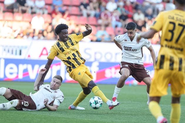 3. Liga; FC Ingolstadt 04 - Alemannia Aachen; Zweikampf Kampf um den Ball Lars Lokotsch (13, FCI) Georgios Antzoulas (6, FCI) Gideon Jung (21 AA) 3. Liga - FC Ingolstadt 04 Saison 2026 2027 Alemannia Aachen