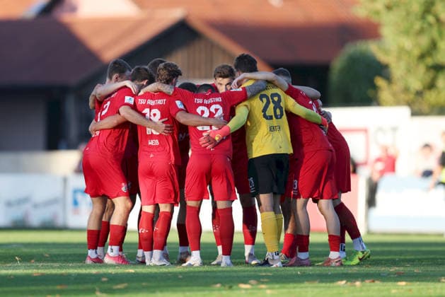 04.09.2026, Herren, Fussball, Saison 2026 2027, Regionalliga Bayern, 7. Spieltag: TSV Aubstadt - SpVgg Ansbach Mannschaftskreis TSV Aubstadt Sulzfeld Schulstadion Aubstadt (NGN Arena) Bayern Deutschland