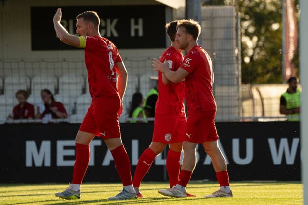 04.09.2026, xhfmx, Fussball Regionalliga Suedwest, Eintracht Frankfurt II - FC-Astoria Walldorf Walldorf bejubelt das 0:1 durch Kenny Freßle (FC-Astoria Walldorf) gegen die U21, U 21 von Eintracht Frankfurt Dreieich