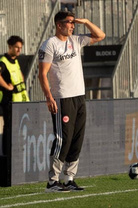 04.09.2026, xhfmx, Fussball Regionalliga Suedwest, Eintracht Frankfurt II - FC-Astoria Walldorf Patrick Glöckner (Trainer Eintracht Frankfurt U21, U 21 versucht den Durchblick zu behalten Dreieich