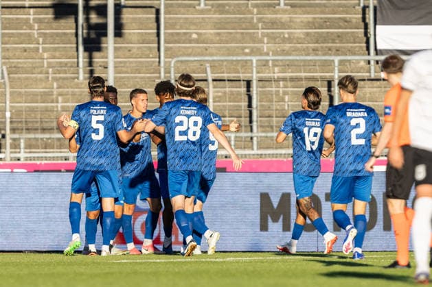 SSV Ulm 1846 Fußball vs. SGV Freiberg Heilbronn, Fussball, Regionalliga Südwest, 5. Spieltag, Donaustadion Ulm 04.09.26 Torjubel Jubel Freude nach Treffer Tor Torschuss zum 0:1 durch Michael Martin (SGV Heilbronn-Freiberg, 8) SSV Ulm 1846 Fußball vs. SGV Freiberg Heilbronn, Fussball, Regionalliga Südwest, 5. Spieltag, Donaustadion Ulm 04.09.26 Foto: Lucca Fundel Ulm Donaustadion Baden-Württemberg Deutschland