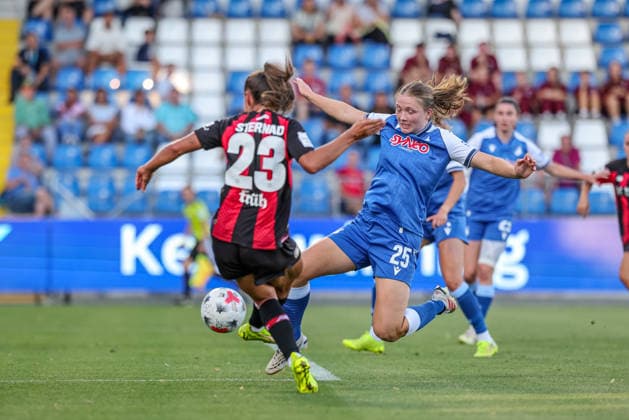 GER, Sinsheim, TSG Hoffenheim vs Bayer 04 Leverkusen, Google Pixel Frauen Bundesliga, Fussball, DFB, Spielzeit 2026 2027, Dietmar Hopp Stadion, 3. Spieltag im Bild v.l.: Maja Sternad (Bayer 04 Leverkusen Frauen 23), Jonna van de Velde (TSG Hoffenheim Frauen 25) DFB DFL REGULATIONS PROHIBIT ANY USE OF PHOTOGRAPHS AS IMAGE SEQUENCES AND OR QUASI-VIDEO, 04.09.2026 *** GER, Sinsheim, TSG Hoffenheim vs. Bayer 04 Leverkusen, Google Pixel Women s Bundesliga, Soccer, DFB, 2026–2027 Season, Dietmar Hopp Stadium, Matchday 3 in pictures (from left): Maja Sternad, Bayer 04 Leverkusen Women s Team, age 23, Jonna van de Velde, TSG Hoffenheim Women’s Team, No. 25. DFB and DFL regulations prohibit any use of photographs as image sequences and or quasi-video. April 9, 2026 Copyright: HMBxMedia HendrikxHamelau