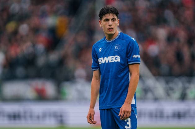 Deutschland: 2. Bundesliga 2026 - 2027, 4. Spieltag - Hannover 96 vs Karlsruher SC - Heinz von Heiden Arena (Hannover): Deniz Ofli (Karlsruher SC, 3) Einzelbild *** Germany 2. Bundesliga 2026–2027, Matchday 4: Hannover 96 vs. Karlsruher SC, Heinz von Heiden Arena, Hannover; Deniz Ofli, Karlsruher SC; 3 individual photos Copyright: xTomxLauruschkatx