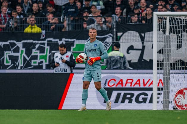 Deutschland: 2. Bundesliga 2026 - 2027, 4. Spieltag - Hannover 96 vs Karlsruher SC - Heinz von Heiden Arena (Hannover): Hans Christian Bernat (Karlsruher SC, 1) am Ball *** Germany 2. Bundesliga 2026–2027, Matchday 4: Hannover 96 vs. Karlsruher SC at Heinz von Heiden Arena in Hannover; Hans Christian Bernat (Karlsruher SC), 1 on the ball Copyright: xTomxLauruschkatx