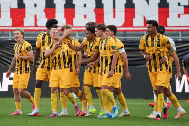 Aachen im Jubel nach dem Tor von Lukas Scepanik (Alemannia Achen, Nr.7) zum 0:1 beim Spiel FC Ingolstadt 04 gegen Alemannia Aachen am 04.09.2026, DFB regulations prohibit any use of photographs as image sequences and or quasi-video. GER, Fussball, 3. Liga, Spieltag 4, FC Ingolstadt 04 gegen Alemannia Aachen, 04.09.2026, Audi Sportpark Ingolstadt Copyright: xEibner-Pressefoto OliverxSTRISCHx EP-OSH