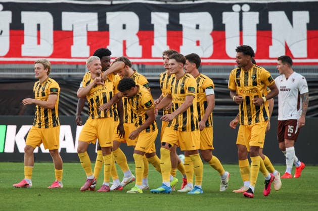 Aachen im Jubel nach dem Tor von Lukas Scepanik (Alemannia Achen, Nr.7) zum 0:1 beim Spiel FC Ingolstadt 04 gegen Alemannia Aachen am 04.09.2026, DFB regulations prohibit any use of photographs as image sequences and or quasi-video. GER, Fussball, 3. Liga, Spieltag 4, FC Ingolstadt 04 gegen Alemannia Aachen, 04.09.2026, Audi Sportpark Ingolstadt Copyright: xEibner-Pressefoto OliverxSTRISCHx EP-OSH