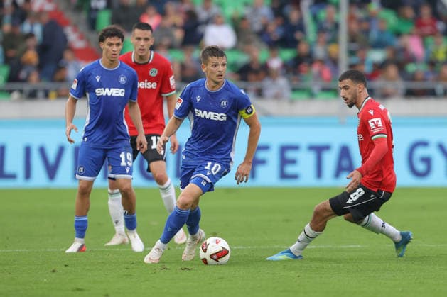 04.09.2026, xtgx, Fussball 2. Bundesliga, Hannover 96 - Karlsruher SC, v.l. Marvin Wanitzek (Karlsruhe, 10) (DFL DFB REGULATIONS PROHIBIT ANY USE OF PHOTOGRAPHS as IMAGE SEQUENCES and or QUASI-VIDEO) Hannover *** September 4, 2026, xtgx, Soccer 2. Bundesliga, Hannover 96 vs. Karlsruher SC, from left: Marvin Wanitzek (Karlsruhe), 10. DFL and DFB regulations prohibit any use of photographs as image sequences and or quasi-video footage of Hannover.