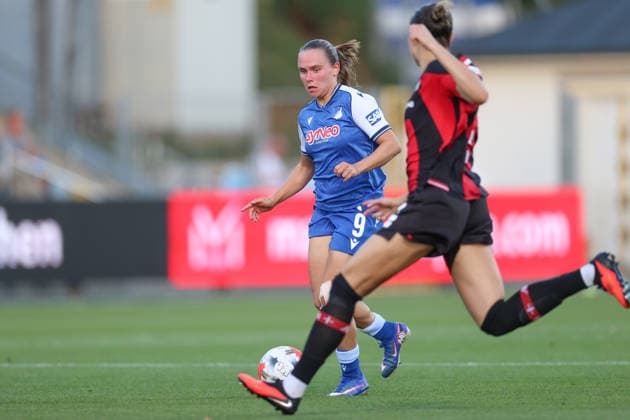Am Ball Marie Steiner (TSG Hoffenheim, 09) gegen Lilla Turanyi (Bayer 04 Leverkusen, 24), GER, TSG 1899 Hoffenheim vs. Bayer 04 Leverkusen, Fussball, Google Pixel Frauen-Bundesliga, 3. Spieltag, 2026 2027, 04.09.2026, DFL REGULATIONS PROHIBIT ANY USE OF PHOTOGRAPHS AS IMAGE SEQUENCES AND OR QUASI-VIDEO, GER, TSG 1899 Hoffenheim vs. Bayer 04 Leverkusen, Fussball, Google Pixel Frauen-Bundesliga, 3. Spieltag, 2026 2027, 04.09.2026 Hoffenheim *** On the Ball: Marie Steiner (TSG Hoffenheim, No. 09) vs. Lilla Turanyi (Bayer 04 Leverkusen, No. 24), GER, TSG 1899 Hoffenheim vs. Bayer 04 Leverkusen, Soccer, Google Pixel Women’s Bundesliga, Matchday 3, 2026–2027, April 9, 2026, DFL regulations prohibit any use of photographs as image sequences and or quasi-video, GER, TSG 1899 Hoffenheim vs. Bayer 04 Leverkusen, Soccer, Google Pixel Women’s Bundesliga, Matchday 3, 2026–2027, September 4, 2026, Hoffenheim Copyright: xEibner-Pressefoto JanxPrihodax EP_JPA