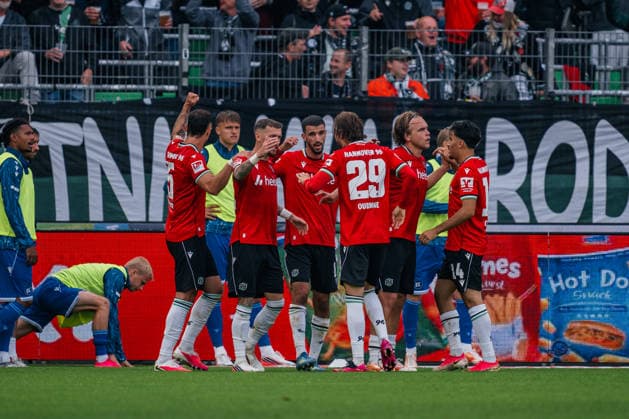 Deutschland: 2. Bundesliga 2026 - 2027, 4. Spieltag - Hannover 96 vs Karlsruher SC - Heinz von Heiden Arena (Hannover): Marcel Hartel (Hannover 96, 10) Tor, Torjubel, Emotionen, Jubel, Freude *** Germany 2. Bundesliga 2026–2027, Matchday 4: Hannover 96 vs. Karlsruher SC at Heinz von Heiden Arena, Hannover; Marcel Hartel (Hannover 96), 10th goal, goal celebration, emotions, cheering, joy Copyright: xTomxLauruschkatx