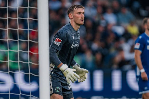 Deutschland: 2. Bundesliga 2026 - 2027, 4. Spieltag - Hannover 96 vs Karlsruher SC - Heinz von Heiden Arena (Hannover): Leo Weinkauf (Hannover 96, 30) Einzelbild *** Germany 2. Bundesliga 2026–2027, Matchday 4: Hannover 96 vs. Karlsruher SC, Heinz von Heiden Arena, Hannover, Leo Weinkauf (Hannover 96), 30 individual photos Copyright: xTomxLauruschkatx