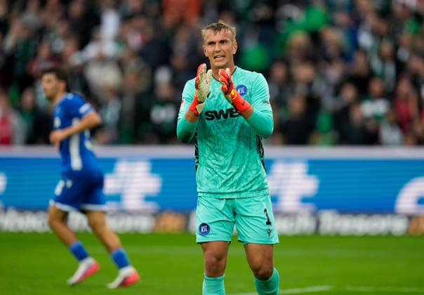 Hans Bernat (Karlsruher SC, 1) reagiert. GER, Hannover 96 vs Karlsruher SC, 2. Bundesliga, 4. Spieltag, Saison 2026-27, Heinz von Heiden Arena, Hannover, 04.09.2026 DFL REGULATIONS PROHIBIT ANY USE OF PHOTOGRAPHS AS IMAGE SEQUENCES AND OR QUASI-VIDEO GER, Hannover 96 vs Karlsruher SC, 2. Bundesliga, 4. Spieltag, Saison 2026-27, 04.09.2026 Hannover *** Hans Bernat, Karlsruher SC, 1 (GER), Hannover 96 vs. Karlsruher SC, 2. Bundesliga, Matchday 4, 2026–27 season, Heinz von Heiden Arena, Hannover, September 4, 2026 DFL regulations prohibit any use of photographs as image sequences and or quasi-video GER, Hannover 96 vs. Karlsruher SC, 2. Bundesliga, Matchday 4, 2026–27 season, September 4, 2026, Hannover Copyright: xEibner-Pressefoto ScottxColemanx EP_SCN