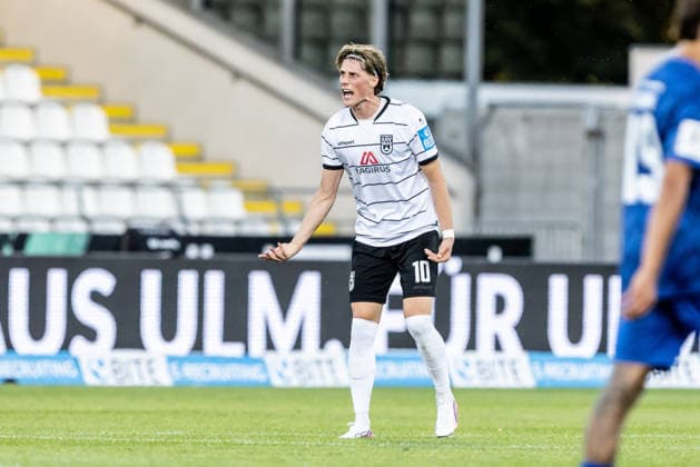 SSV Ulm 1846 Fußball vs. SGV Freiberg Heilbronn, Fussball, Regionalliga Südwest, 5. Spieltag, Donaustadion Ulm 04.09.26 Torjubel Jubel Freude nach Treffer Tor Torschuss zum 1:2 durch Oliver Wähling (SSV Ulm 1846 Fußball, 10) SSV Ulm 1846 Fußball vs. SGV Freiberg Heilbronn, Fussball, Regionalliga Südwest, 5. Spieltag, Donaustadion Ulm 04.09.26 Foto: Lucca Fundel Ulm Donaustadion Baden-Württemberg Deutschland