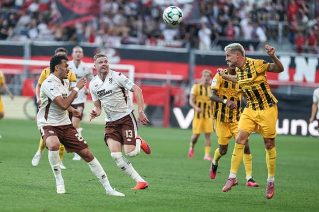 3. Liga; FC Ingolstadt 04 - Alemannia Aachen; Lukas Scepanik (7 AA) Nishan Velupilay (28 FCI) Lars Lokotsch (13, FCI) Zweikampf Kampf um den Ball 3. Liga - FC Ingolstadt 04 Saison 2026 2027 Alemannia Aachen