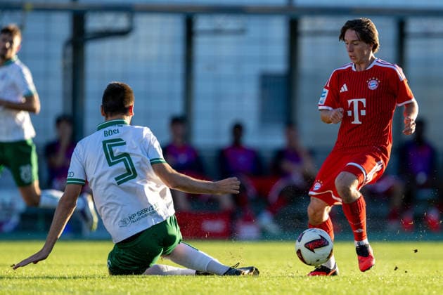 Sebastian Boesl 5 (VfB Eichstaett), Bohdan Olychenko 8 (FC Bayern Muenchen Amatuere), FC Bayern II vs. VfB Eichstaett, Fussball, Regionalliga Bayern, 7. Spieltag, 04.09.2026 DFB regulations prohibit any use of photographs as image sequences and or quasi-video Muenchen Bayern Deutschland