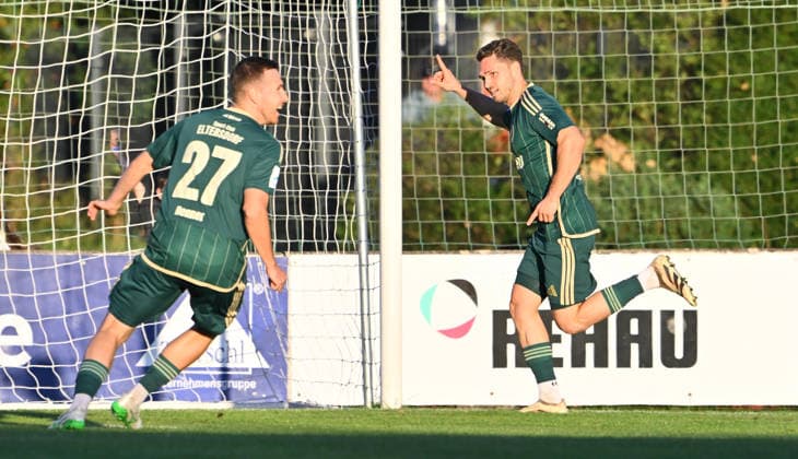 04.09.2026 - Fussball - Saison 2026 2027 - Regionalliga Bayern - 07. Spieltag: SC Eltersdorf SCE ( Quecken ) - FV Illertissen - - xwoxzix - Torjubel Jubel Freude nach Treffer Tor Torschuß zum 1:0 durch Moritz Fischer (15, SC Eltersdorf ) - Robin Renner (27, SC Eltersdorf ) Moritz Fischer (15, SC Eltersdorf )