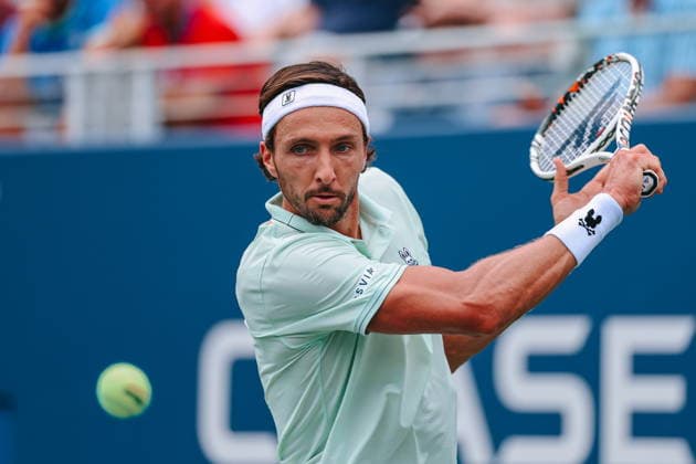 US Open tennis tournament - Day 6 Arthur Rinderknech of France in action against Daniil Medvedev of Russiaduring the Men™s Singles round 3 of the US Open Tennis Championship at the USTA Billie Jean King National Tennis Center in Flushing Meadows, New York, USA, 04 September 2026. The 2026 US Open tournament runs from 23 August through 13 September. FLUSHING MEADOWS NEW YORK United States  Copyright: xOLGAxFEDOROVAx