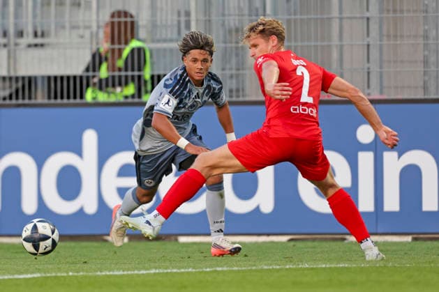 Fussball - RL Südwest - Eintracht Frankfurt II - FC-Astoria Walldorf - 04.09.26, Auf dem Weg zum 1:1 - Marvin Dills (Eintracht), -