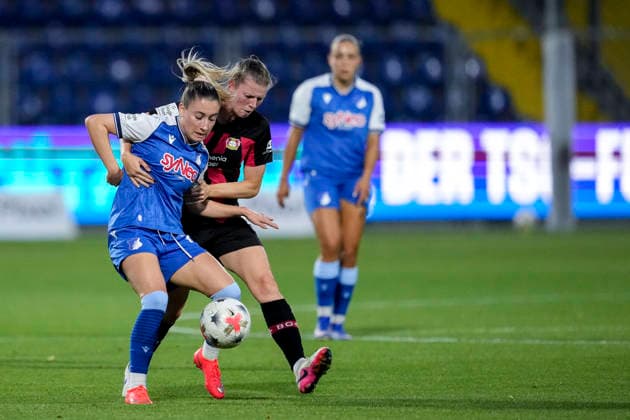 v.li.: Janna Grimm (TSG, 26), Claudia Wenger (B04, 5), Zweikampf, Spielszene, Duell, duel, tackle, tackling, Dynamik, Action, Aktion, 04.09.2026, Sinsheim (Hoffenheim) (Deutschland), Fussball, Google Pixel Frauen-Bundesliga, TSG 1899 Hoffenheim - Bayer 04 Leverkusen, DFB DFL REGULATIONS PROHIBIT ANY USE OF PHOTOGRAPHS AS IMAGE SEQUENCES AND OR QUASI-VIDEO. *** v li Janna Grimm TSG, 26, Claudia Wenger B04, 5, tackle, game scene, duel, tackle, tackling, dynamics, action, 04 09 2026, Sinsheim, Hoffenheim, Germany, soccer, Google Pixel Women’s Bundesliga, TSG 1899 Hoffenheim vs. Bayer 04 Leverkusen, DFB and DFL regulations prohibit any use of photographs as image sequences and or quasi-video xozx