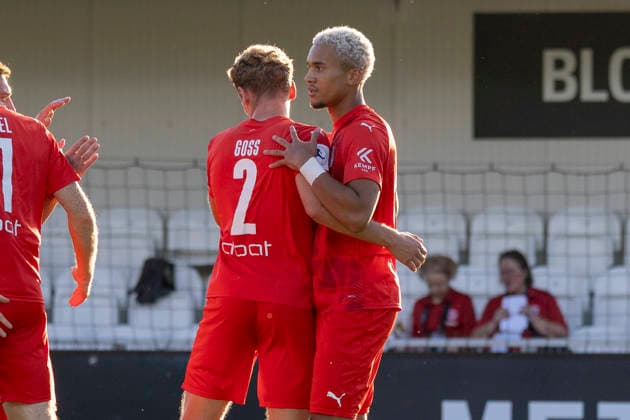 Regionalliga Südwest: Eintracht Frankfurt II - FC-Astoria Walldorf, 04.09.2026 Kenny Freßle Fressle (FC-Astoria Walldorf 40) erzielte das Tor den Treffer zum 0:1 und klatscht mit Maik Goß Goss (FC-Astoria Walldorf 2) ab, Eintracht Frankfurt II - FC-Astoria Walldorf, Dreieich, Maxworx Sportpark, 4.9.2026 Copyright: xBEAUTIFULxSPORTS Gawlikx