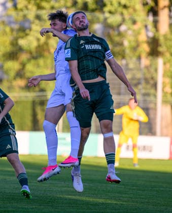 04.09.2026 - Fussball - Saison 2026 2027 - Regionalliga Bayern - 07. Spieltag: SC Eltersdorf SCE ( Quecken ) - FV Illertissen - - xwoxzix - Ben Kronenberg (4, FV Illertissen FVI ) Maximilian Göbhardt Goebhardt (10, SC Eltersdorf )
