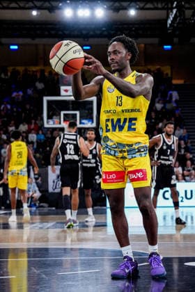 Deutschland: easyCredit BBL, Season Opener Veolia Towers Hamburg vs EWE Baskets Oldenburg Inselpark Arena (Hamburg): Ja Qualyn Gilbreath (EWE Baskets Oldenburg, 13) Copyright: xStefanxTrochax