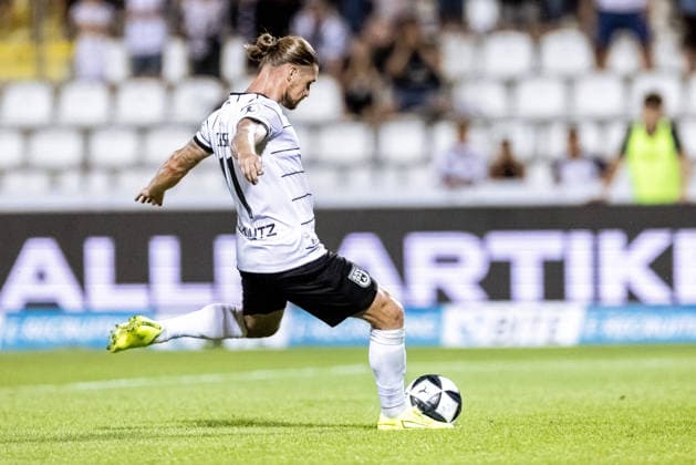 SSV Ulm 1846 Fußball vs. SGV Freiberg Heilbronn, Fussball, Regionalliga Südwest, 5. Spieltag, Donaustadion Ulm 04.09.26 Torschuss Elfmeter Torjubel Jubel Freude nach Treffer Tor Torschuss zum 4:3 durch Dennis Chessa (SSV Ulm 1846 Fußball, 11) SSV Ulm 1846 Fußball vs. SGV Freiberg Heilbronn, Fussball, Regionalliga Südwest, 5. Spieltag, Donaustadion Ulm 04.09.26 Foto: Lucca Fundel Ulm Donaustadion Baden-Württemberg Deutschland