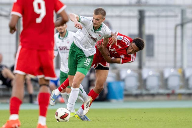 Jonathan Grimm 39 (VfB Eichstaett), Allen Junior Lambe 16 (FC Bayern Muenchen Amatuere), FC Bayern II vs. VfB Eichstaett, Fussball, Regionalliga Bayern, 7. Spieltag, 04.09.2026 DFB regulations prohibit any use of photographs as image sequences and or quasi-video Muenchen Bayern Deutschland
