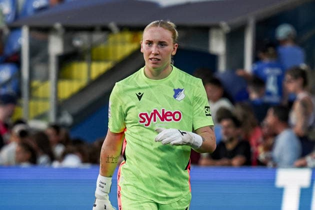 Deutschland: Fussball Saison 2026 2027 , Google Pixel Frauen-Bundesliga , 3. Spieltag , TSG 1899 Hoffenheim Frauen vs. Bayer 04 Leverkusen Frauen - Dietmar-Hopp-Stadion (Hoffenheim) : Laura Dick (TSG Hoffenheim, 1) Portraitfoto, Portrait, Einzelaufnahme, Porträt, Mimik, Gesichtsausdruck Hoffenheim Dietmar-Hopp-Stadion Deutschland Germany *** Germany Soccer Season 2026–2027, Google Pixel Women’s Bundesliga, Matchday 3, TSG 1899 Hoffenheim Women vs. Bayer 04 Leverkusen Women, Dietmar Hopp Stadium, Hoffenheim, Laura Dick, TSG Hoffenheim, 1 portrait photo, portrait, individual shot, facial expression, Hoffenheim, Dietmar Hopp Stadium, Germany Copyright: xBennetxLongx