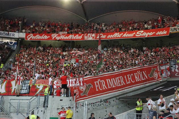 04.09.2026, xrekx, Fussball 1.Bundesliga, VfB Stuttgart - 1.FC Köln v.l. FC Koeln Fans ,Stimmung, Schals, Ultras, Zuschauer, Besucher, Choreo, Choreografie, atmosphere, scarves, spectators, visitors Pyrotechnik, Raketen (DFL DFB REGULATIONS PROHIBIT ANY USE OF PHOTOGRAPHS as IMAGE SEQUENCES and or QUASI-VIDEO) Stuttgart *** September 4, 2026, xrekx, Soccer, Bundesliga 1, VfB Stuttgart vs. FC Köln, FC Köln fans, atmosphere, scarves, ultras, spectators, visitors, choreography, pyrotechnics, rockets. DFL and DFB regulations prohibit any use of photographs as image sequences and or quasi-video. Stuttgart