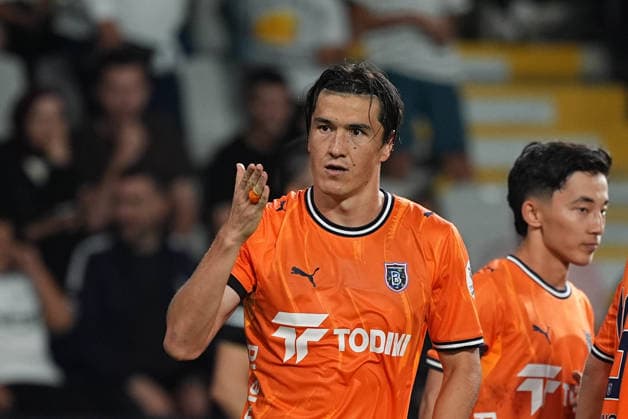 Istanbul Basaksehir v Galatasaray - Turkish Super Lig ISTANBUL, TURKIYE - SEPTEMBER 4: Eldor Shomurodov (14) of Istanbul Basaksehir celebrates after scoring a goal during the Turkish Super Lig 4th week football match between Istanbul Basaksehir and Galatasaray at Basaksehir Fatih Terim Stadium in Istanbul, Turkiye on September 4, 2026. Adem Kutucu Anadolu Istanbul Turkey. Editorial use only. Please get in touch for any other usage.  Copyright: x2026xAnadoluxAdemxKutucux