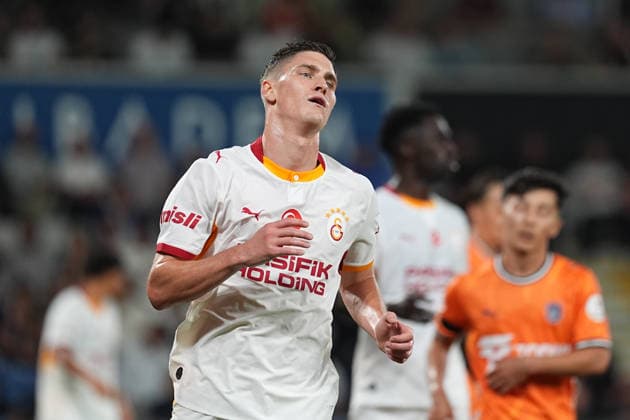 Istanbul Basaksehir v Galatasaray - Turkish Super Lig ISTANBUL, TURKIYE - SEPTEMBER 4: Roland Sallai of Galatasaray in action during the Turkish Super Lig 4th week football match between Istanbul Basaksehir and Galatasaray at Basaksehir Fatih Terim Stadium in Istanbul, Turkiye on September 4, 2026. Adem Kutucu Anadolu Istanbul Turkey. Editorial use only. Please get in touch for any other usage.  Copyright: x2026xAnadoluxAdemxKutucux