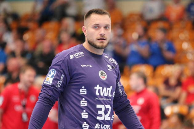 04.09.2026 Handball Herren 2026 2027 2. Handball-Bundesliga 2. Spieltag Dessau-Roßlauer HV 06 - Eulen Ludwigshafen Anhalt Arena Dessau Janis Boieck (Ludwigshafen, 32, lila). Dessau-Roßlau Sachsen-Anhalt Deutschland